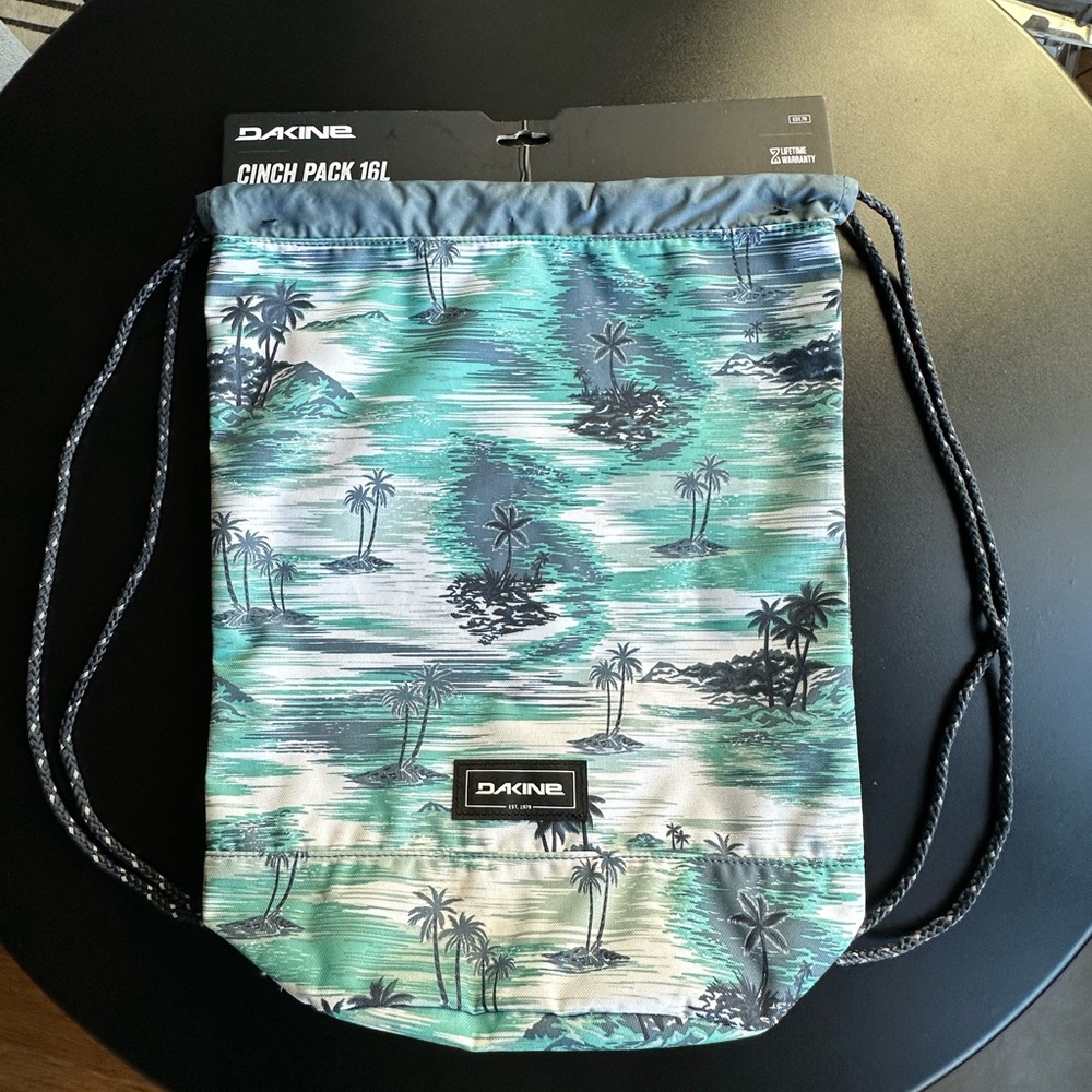 DAKINE 16L Cinch Gym Backpack